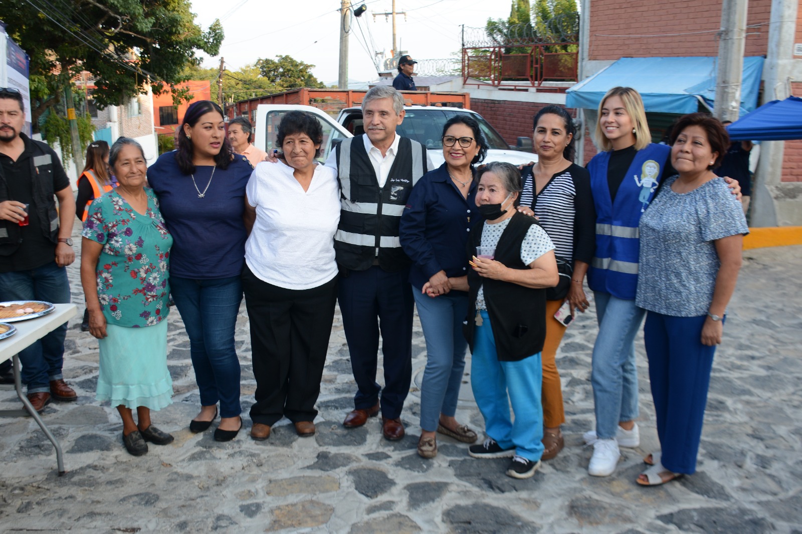 INAUGURA JOSÉ LUIS URIÓSTEGUI OBRA DE PAVIMENTO A BASE DE PIEDRA DE LA AVENIDA NACIONAL EN EL POBLADO DE SANTA MARÍA AHUACATITLÁN