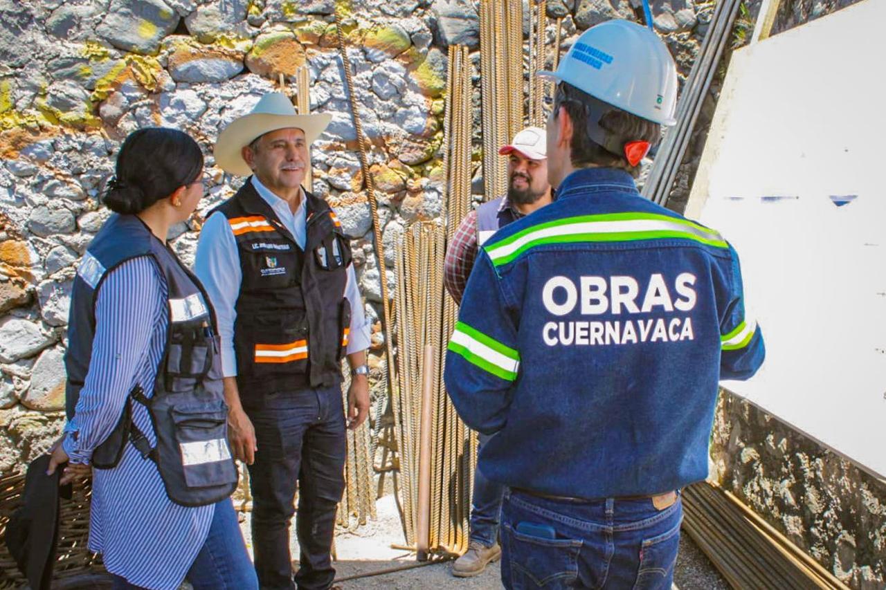 Supervisa José Luis Urióstegui construcción de tanque elevado en El Polvorín