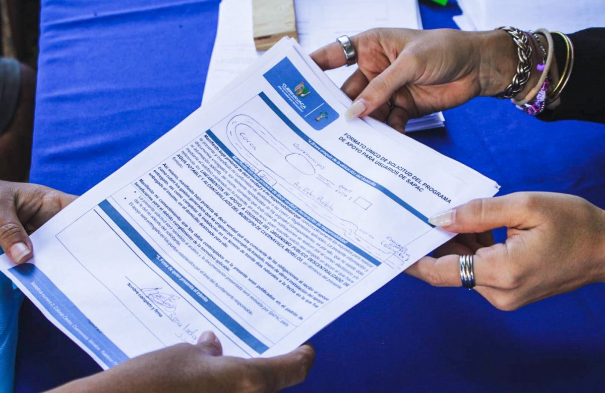 Vecinos de Cuernavaca destacan beneficios del programa de tinacos gratuitos