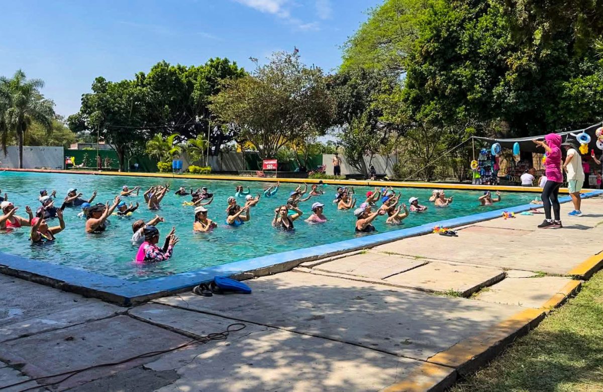 Fortalecen bienestar de mujeres adultas mayores con jornada intermunicipal de aquazumba