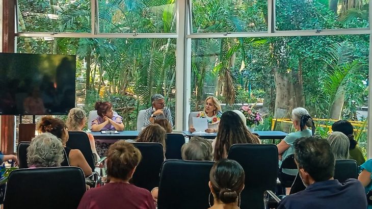 El Parque Melchor Ocampo de Cuernavaca reúne a grandes poetisas en una tertulia literaria