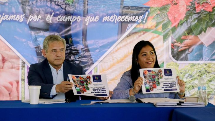 Ayuntamiento de Cuernavaca entrega distintivos viales y credenciales para blindar la movilidad de productores del campo